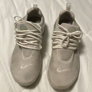 Preowned Nike Presto Women Size 8